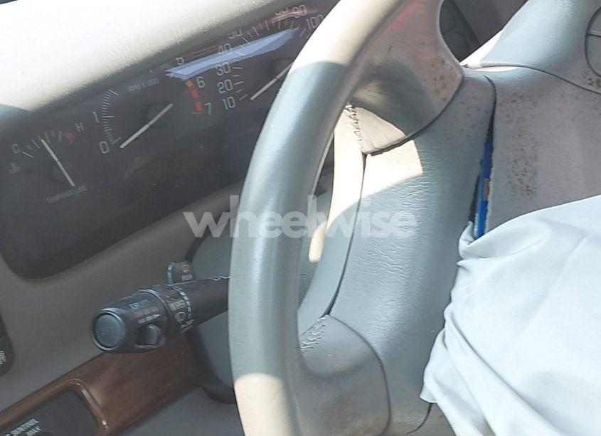 Photo 7 of 2002 Buick Park AVENUE ULTRA (VIN 1G4CU541X24161710)