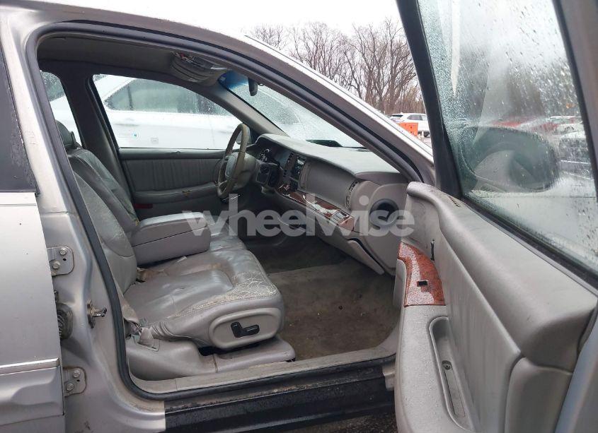 Photo 5 of 1998 Buick Park AVENUE (VIN 1G4CW52K1W4637094)