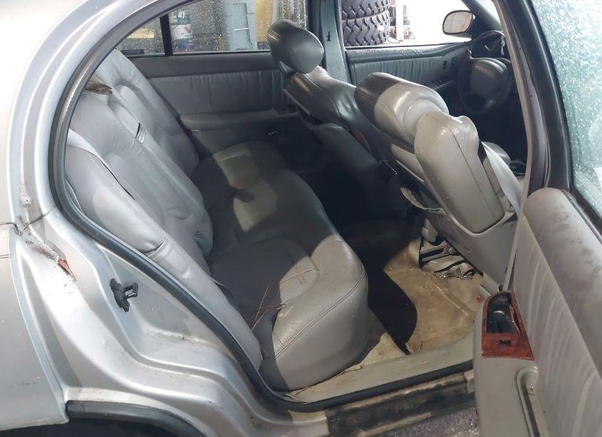 Photo 8 of 1998 Buick Park AVENUE (VIN 1G4CW52K6W4646650)