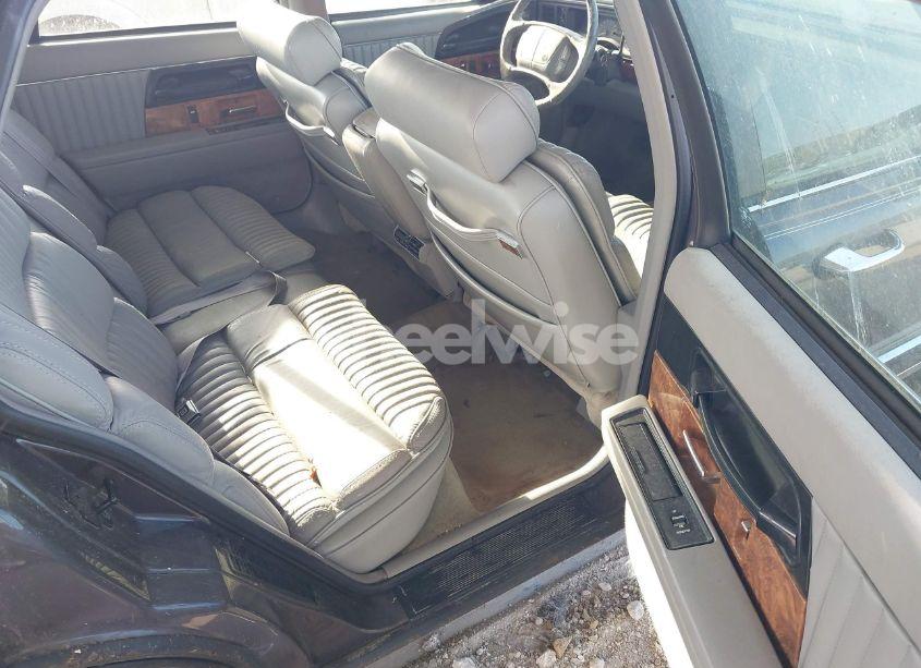 Photo 8 of 1994 Buick Park AVENUE (VIN 1G4CW52L5R1600239)