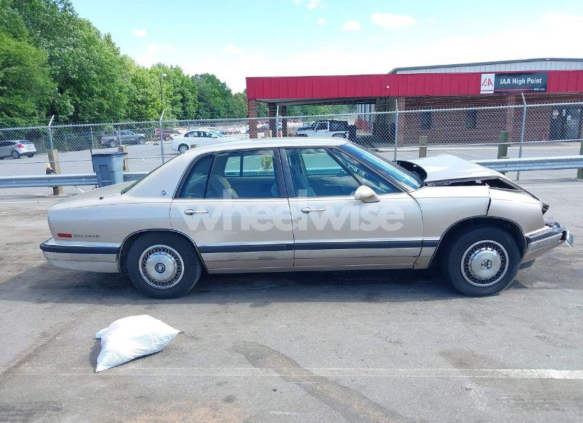 Photo 12 of 1993 Buick Park AVENUE (VIN 1G4CW53L0P1611080)