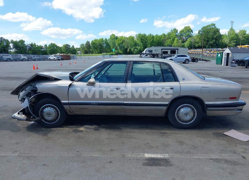 Photo 13 of 1993 Buick Park AVENUE (VIN 1G4CW53L0P1611080)