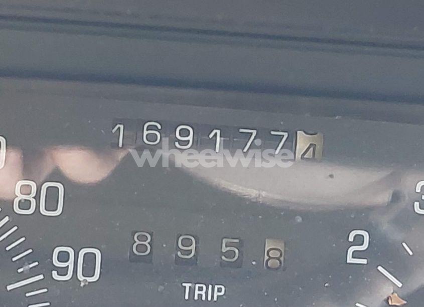 Photo 14 of 1993 Buick Park AVENUE (VIN 1G4CW53L0P1611080)