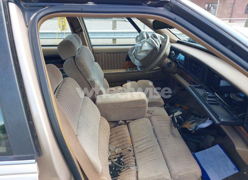 Photo 5 of 1993 Buick Park AVENUE (VIN 1G4CW53L0P1611080)