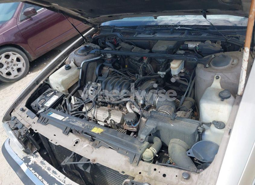 Photo 10 of 1993 Buick Park AVENUE (VIN 1G4CW53L2P1605894)