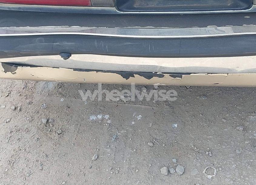 Photo 12 of 1993 Buick Park AVENUE (VIN 1G4CW53L2P1605894)