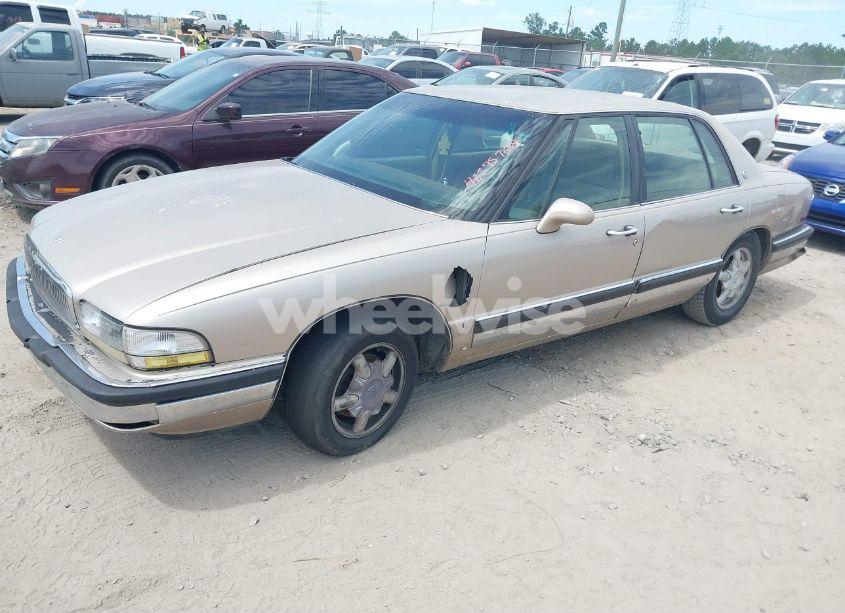 Photo 2 of 1993 Buick Park AVENUE (VIN 1G4CW53L2P1605894)