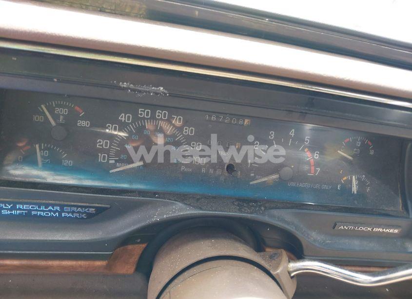 Photo 7 of 1993 Buick Park AVENUE (VIN 1G4CW53L2P1605894)