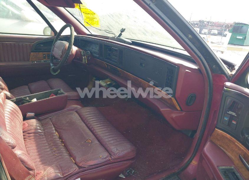 Photo 5 of 1992 Buick Park AVENUE (VIN 1G4CW53L4N1642328)