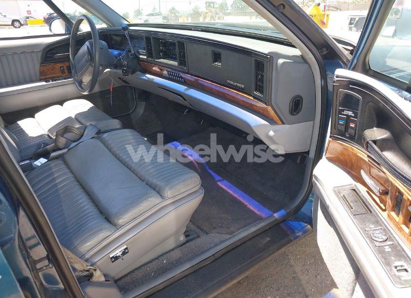 Photo 5 of 1992 Buick Park AVENUE (VIN 1G4CW53L5N1600931)