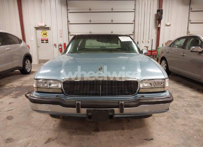 Photo 12 of 1993 Buick Park AVENUE (VIN 1G4CW53L5P1627873)