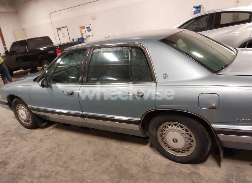 Photo 14 of 1993 Buick Park AVENUE (VIN 1G4CW53L5P1627873)
