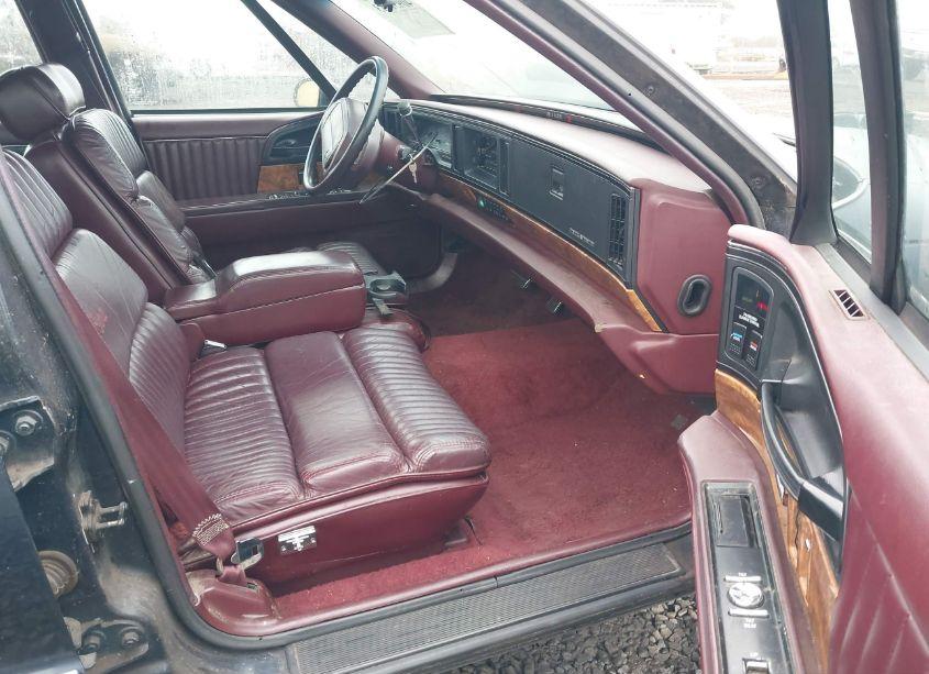 Photo 5 of 1993 Buick Park AVENUE (VIN 1G4CW53L7P1635327)