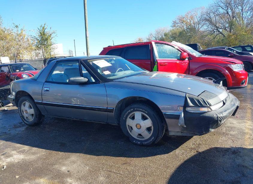 Photo 13 of 1990 Buick Reatta (VIN 1G4EC13C5LB901183)