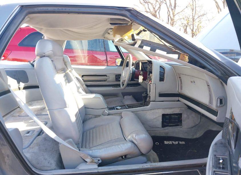 Photo 5 of 1990 Buick Reatta (VIN 1G4EC13C5LB901183)