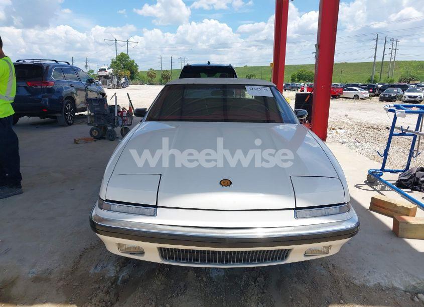 Photo 12 of 1990 Buick Reatta (VIN 1G4EC33C0LB903161)