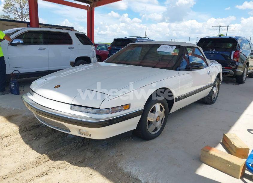 Photo 2 of 1990 Buick Reatta (VIN 1G4EC33C0LB903161)