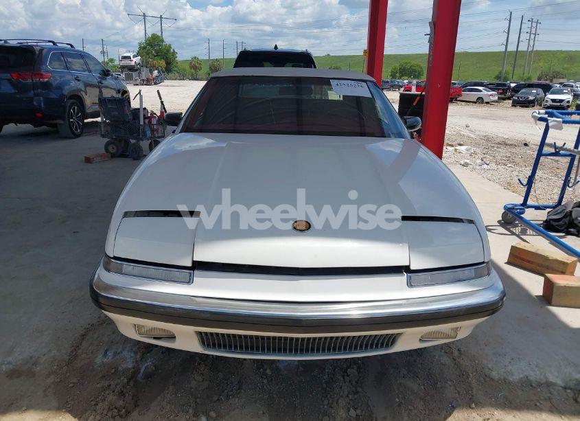 Photo 6 of 1990 Buick Reatta (VIN 1G4EC33C0LB903161)
