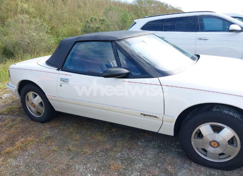 Photo 13 of 1990 Buick Reatta (VIN 1G4EC33C3LB907656)