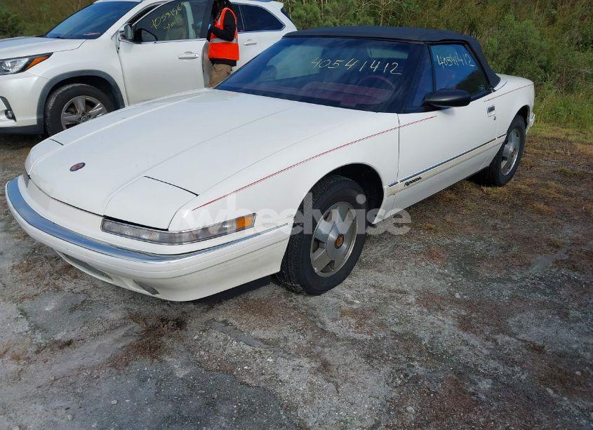 Photo 2 of 1990 Buick Reatta (VIN 1G4EC33C3LB907656)