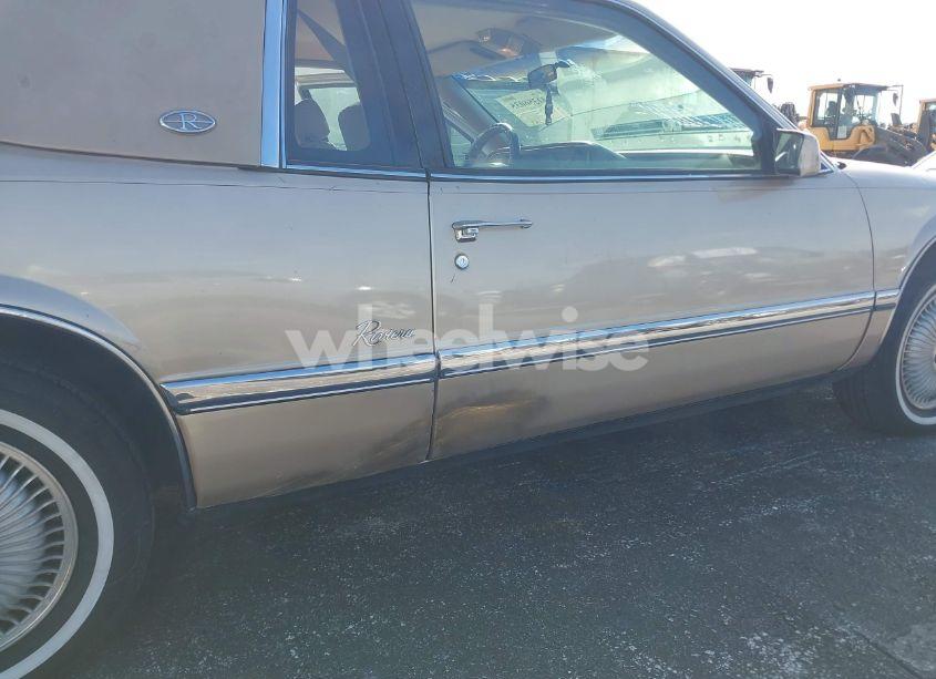 Photo 6 of 1992 Buick Riviera N/A (VIN 1G4EZ13L5NU406326)