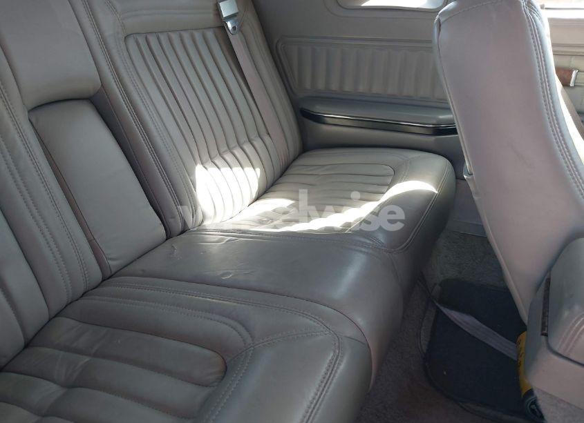 Photo 8 of 1992 Buick Riviera N/A (VIN 1G4EZ13L6NU401068)