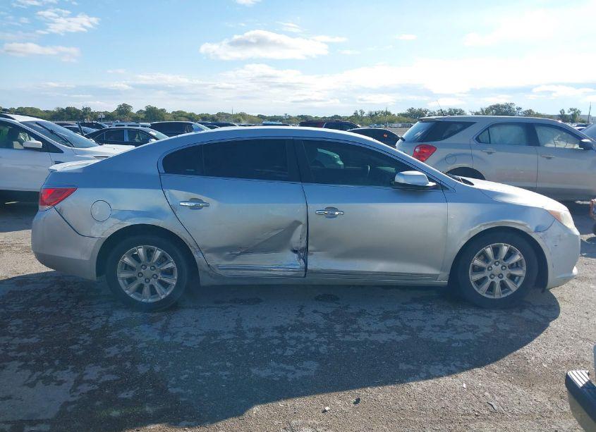 Photo 13 of 2013 Buick Lacrosse (VIN 1G4GA5E3XDF333655)