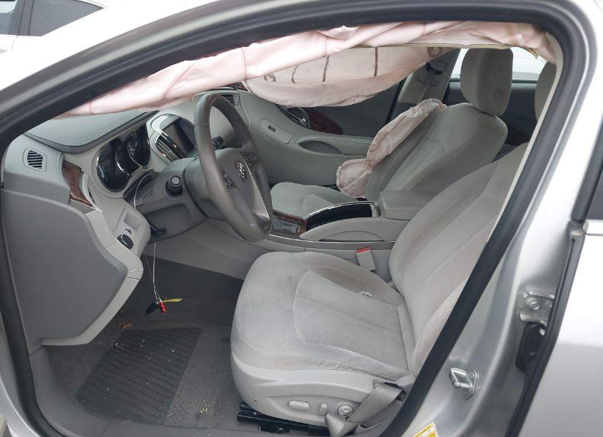 Photo 5 of 2013 Buick Lacrosse (VIN 1G4GA5ER8DF158360)