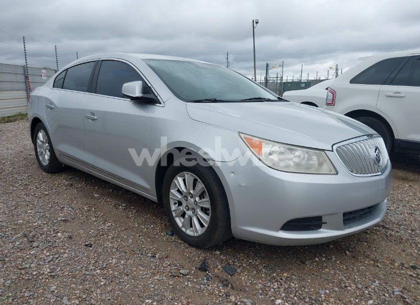 2010 Buick Lacrosse CX (VIN 1G4GB5EG8AF323914) main photo