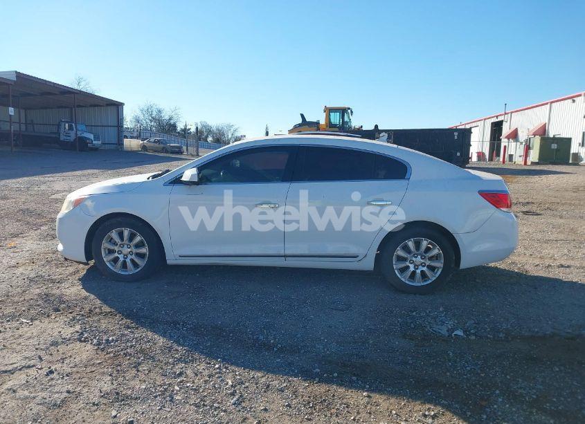 Photo 17 of 2010 Buick Lacrosse CX (VIN 1G4GB5GG0AF210245)