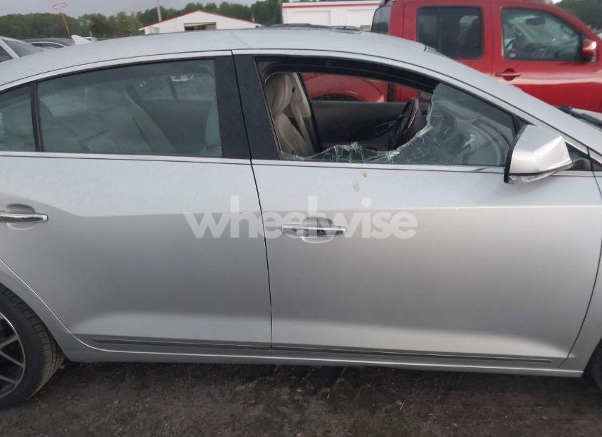 Photo 13 of 2011 Buick Lacrosse CXL (VIN 1G4GC5ED0BF169316)