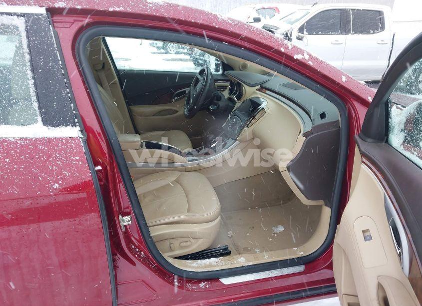 Photo 5 of 2010 Buick Lacrosse CXL (VIN 1G4GC5EG2AF276523)