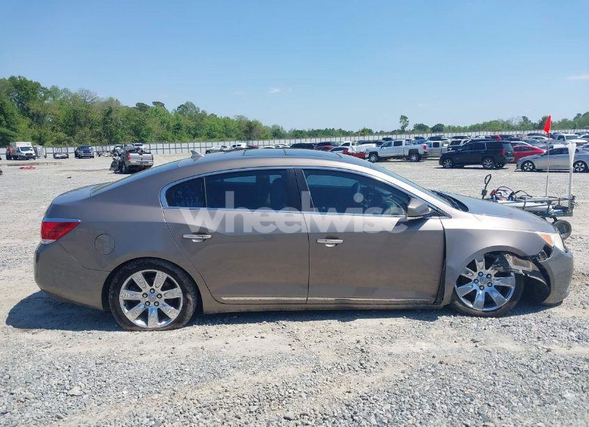 Photo 13 of 2010 Buick Lacrosse CXL (VIN 1G4GC5EG9AF155004)