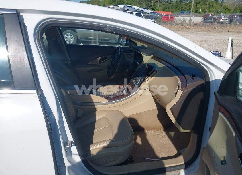 Photo 5 of 2010 Buick Lacrosse CXL (VIN 1G4GC5EG9AF163121)