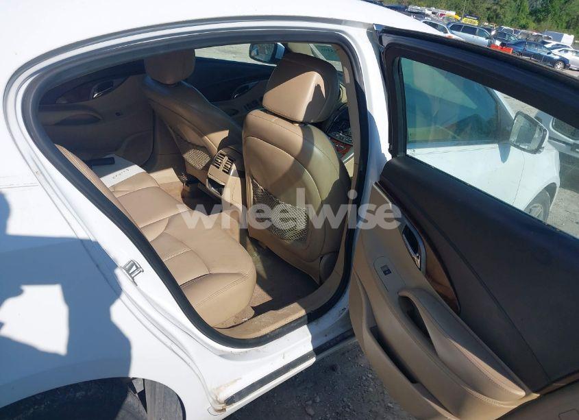 Photo 8 of 2010 Buick Lacrosse CXL (VIN 1G4GC5EG9AF163121)