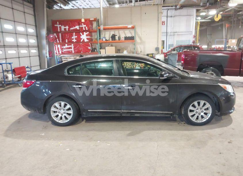 Photo 13 of 2013 Buick Lacrosse (VIN 1G4GC5ER2DF176539)