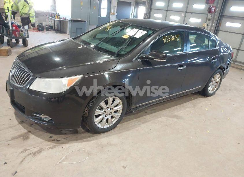 Photo 2 of 2013 Buick Lacrosse (VIN 1G4GC5ER2DF176539)