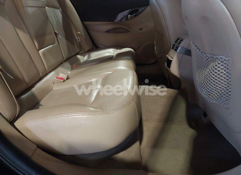 Photo 8 of 2013 Buick Lacrosse (VIN 1G4GC5ER2DF176539)