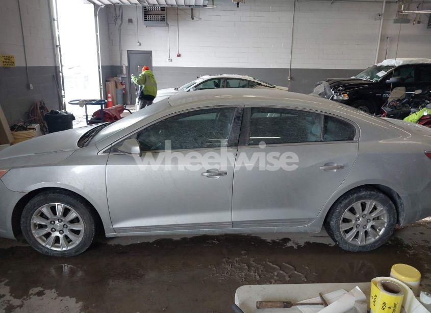 Photo 14 of 2013 Buick Lacrosse (VIN 1G4GC5ER6DF129577)