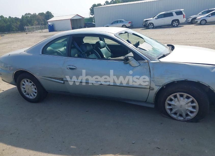 Photo 6 of 1995 Buick Riviera N/A (VIN 1G4GD2212S4738782)