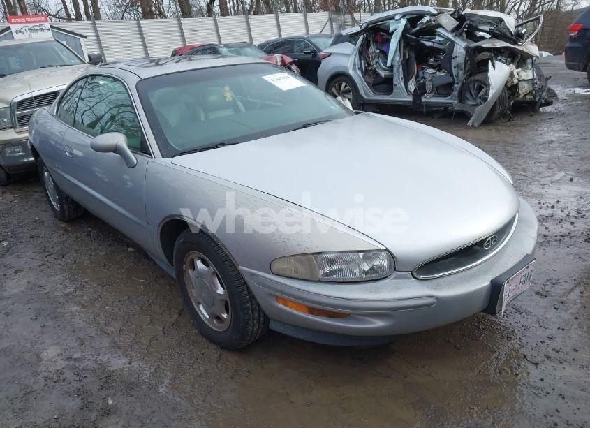 1997 Buick Riviera (VIN 1G4GD2217V4707502) main photo