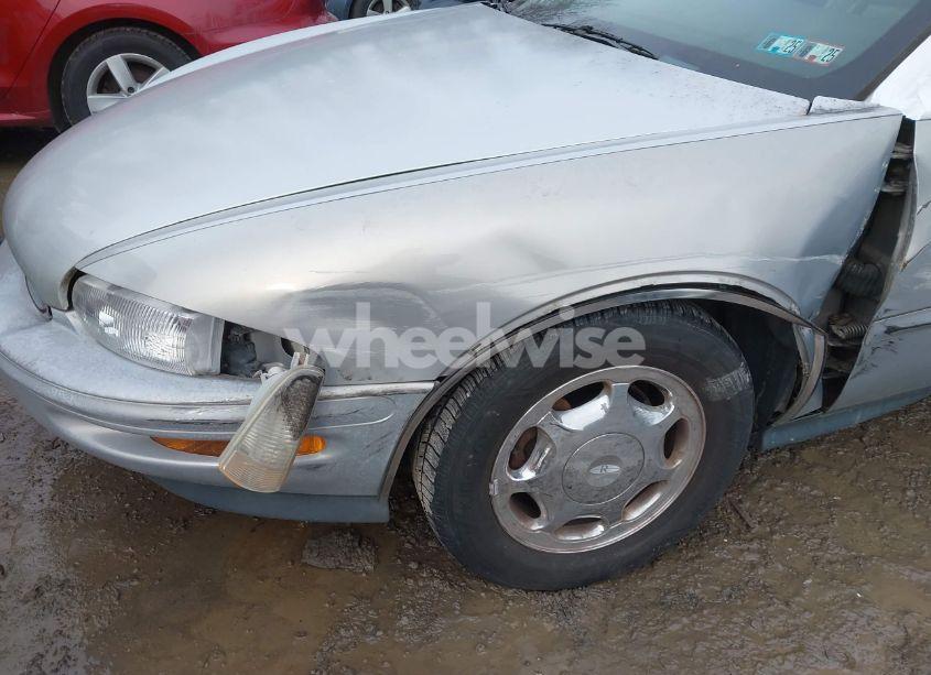 Photo 6 of 1997 Buick Riviera (VIN 1G4GD2217V4707502)
