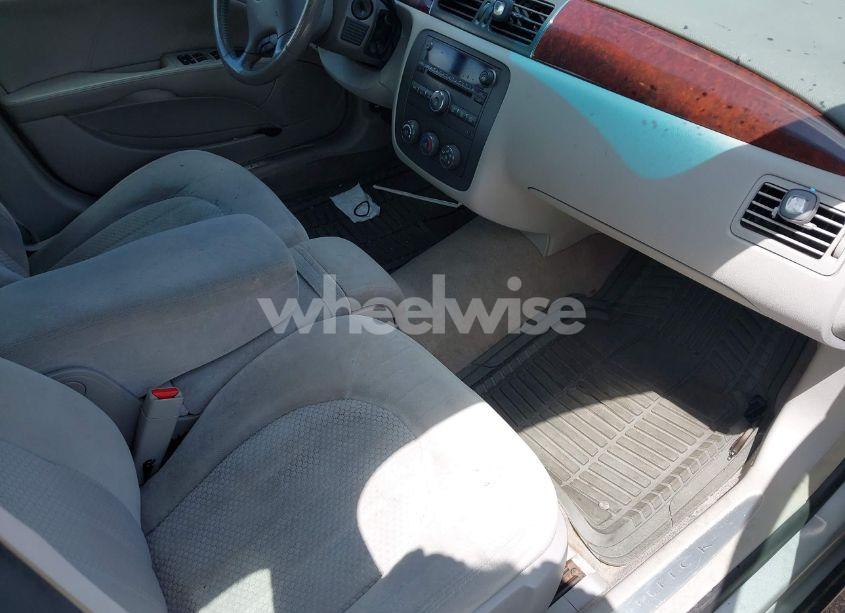 Photo 5 of 2010 Buick Lucerne CX (VIN 1G4HA5EM1AU121988)