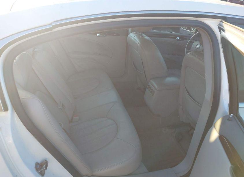 Photo 8 of 2010 Buick Lucerne CXL (VIN 1G4HC5EM7AU122007)