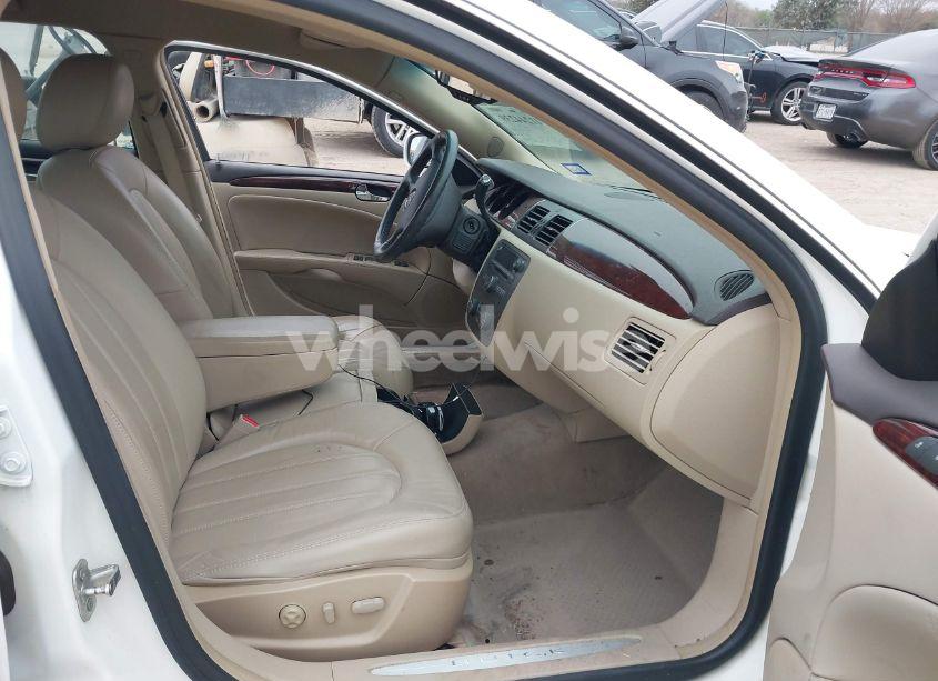 Photo 5 of 2010 Buick Lucerne CXL (VIN 1G4HC5EM7AU125182)