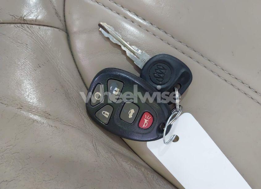 Photo 11 of 2010 Buick Lucerne CXL (VIN 1G4HC5EM8AU128625)