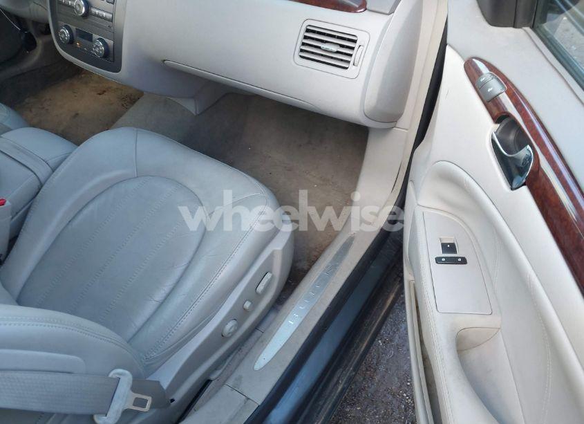 Photo 5 of 2011 Buick Lucerne CXL (VIN 1G4HC5EM8BU124530)