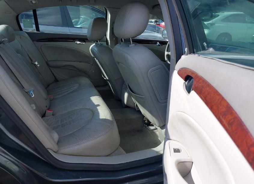 Photo 8 of 2011 Buick Lucerne CXL (VIN 1G4HC5EM8BU132594)