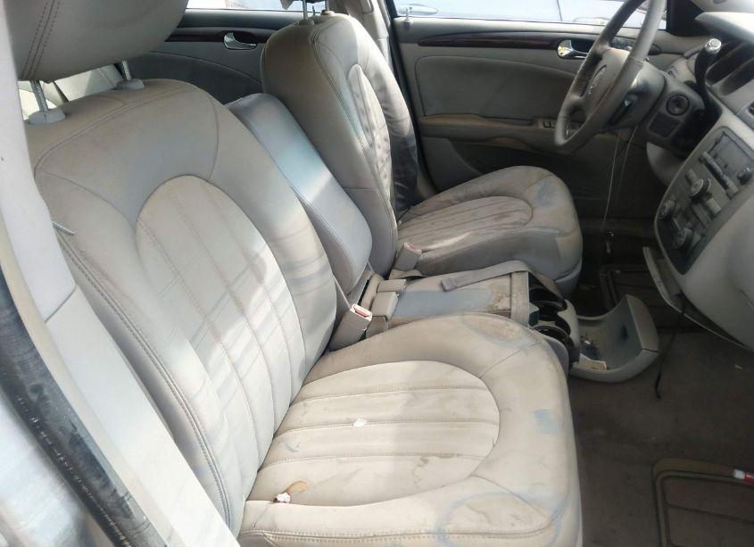 Photo 5 of 2010 Buick Lucerne CXL (VIN 1G4HC5EMXAU125631)