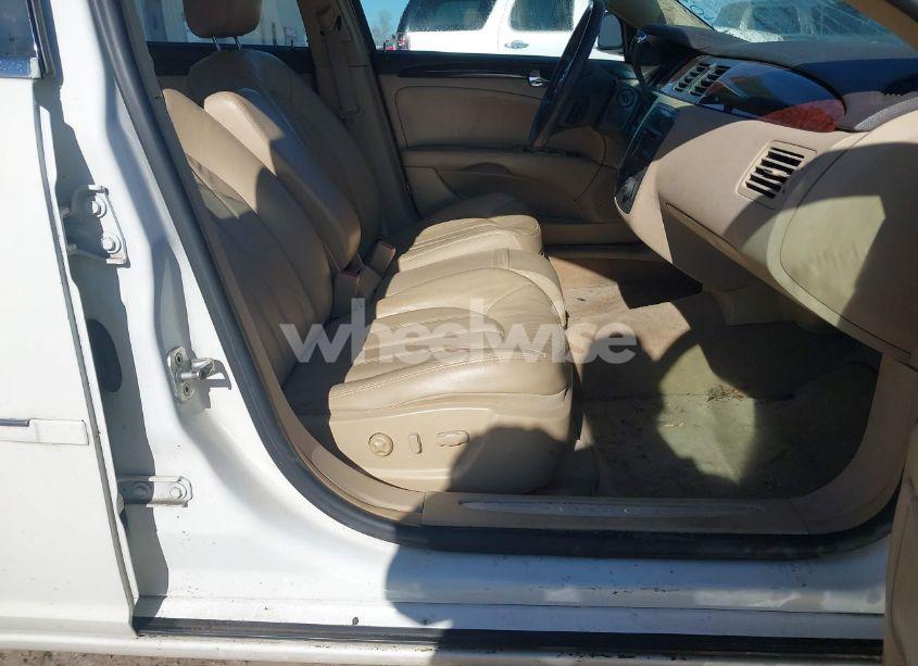 Photo 5 of 2008 Buick Lucerne CXL (VIN 1G4HD57218U177944)